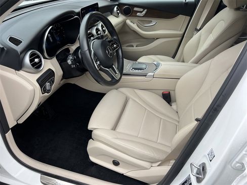 Used 2022 Mercedes-Benz GLC 300 4MATIC image 7