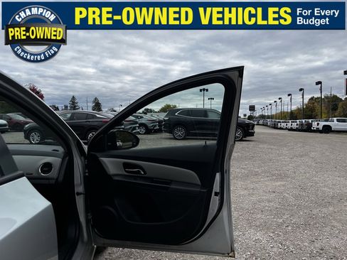 Used 2014 Chevrolet Cruze LS image 30