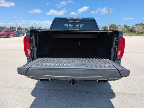 Used 2023 GMC Sierra 1500 Denali w/ Technology Package AWD/4WD image 13