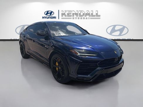 Used 2022 Lamborghini Urus AWD/4WD image 1