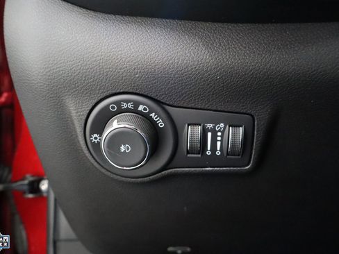 Used 2025 Jeep Compass Latitude image 15