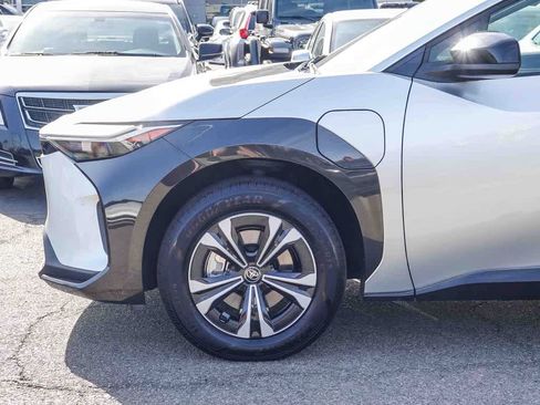 Used 2023 Toyota bZ4X XLE w/ Weather Package image 9