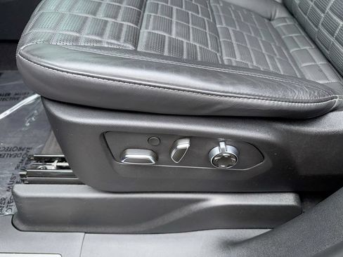 Used 2025 Cadillac Escalade ESV Sport Platinum AWD/4WD image 14