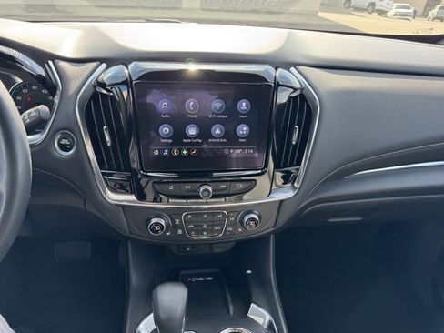 Used 2023 Chevrolet Traverse LT image 25