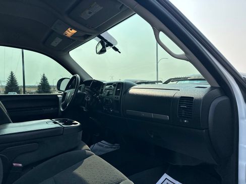 Used 2008 GMC Sierra 1500 SLE w/ Power Pack Plus AWD/4WD image 32