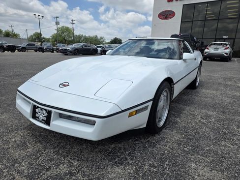 Used 1989 Chevrolet Corvette Coupe RWD image 3