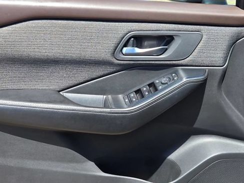 Used 2021 Nissan Rogue SV FWD image 15