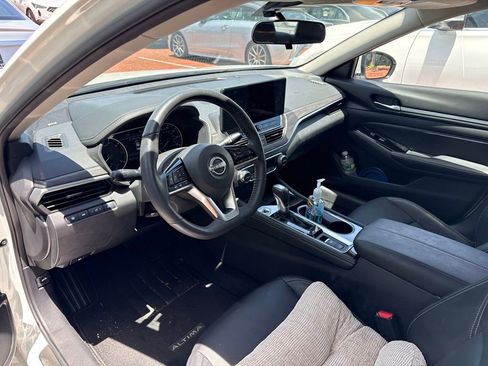 Used 2024 Nissan Altima 2.5 SL FWD image 4