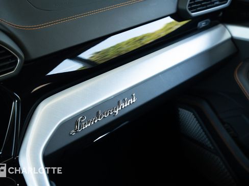 Used 2021 Lamborghini Urus AWD/4WD image 28