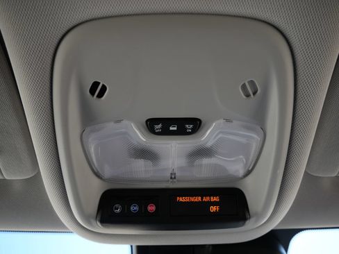 Used 2024 Chevrolet TrailBlazer LT AWD/4WD image 31