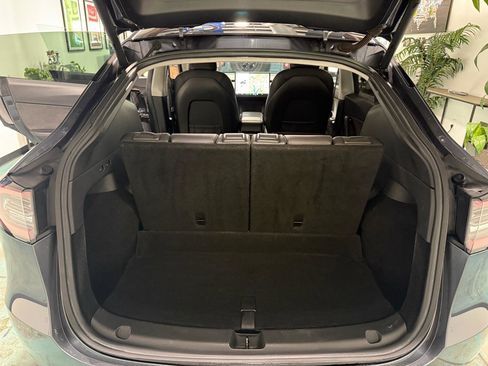 Used 2022 Tesla Model Y Long Range image 15