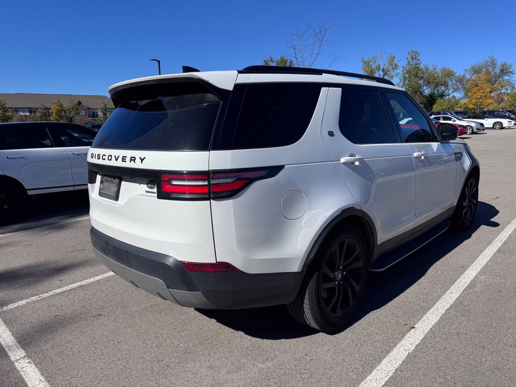 Used 2018 Land Rover Discovery HSE AWD/4WD image 3