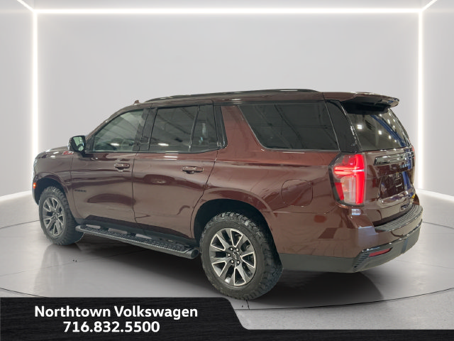 Used 2023 Chevrolet Tahoe Z71 w/ Luxury Package AWD/4WD image 3