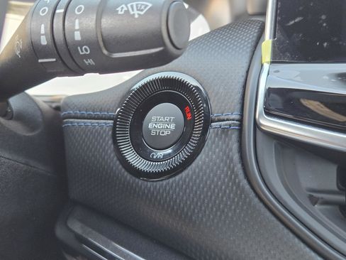 Used 2026 Jeep Compass Latitude image 12