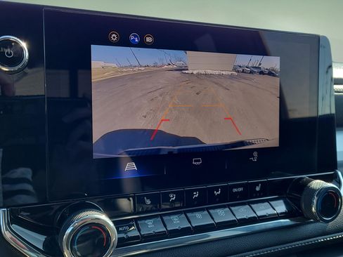 Used 2023 Chevrolet Colorado LT w/ LT Convenience Package III image 21