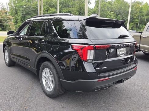 New 2026 Ford Explorer Active RWD image 13