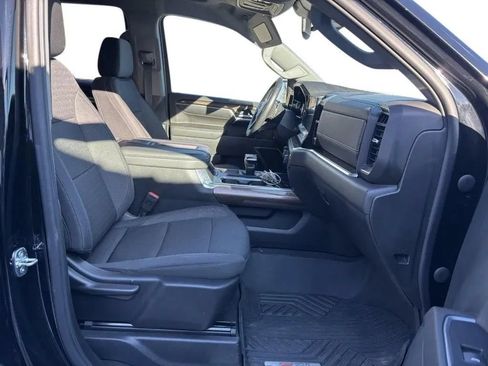Used 2022 Chevrolet Silverado 1500 RST AWD/4WD image 29