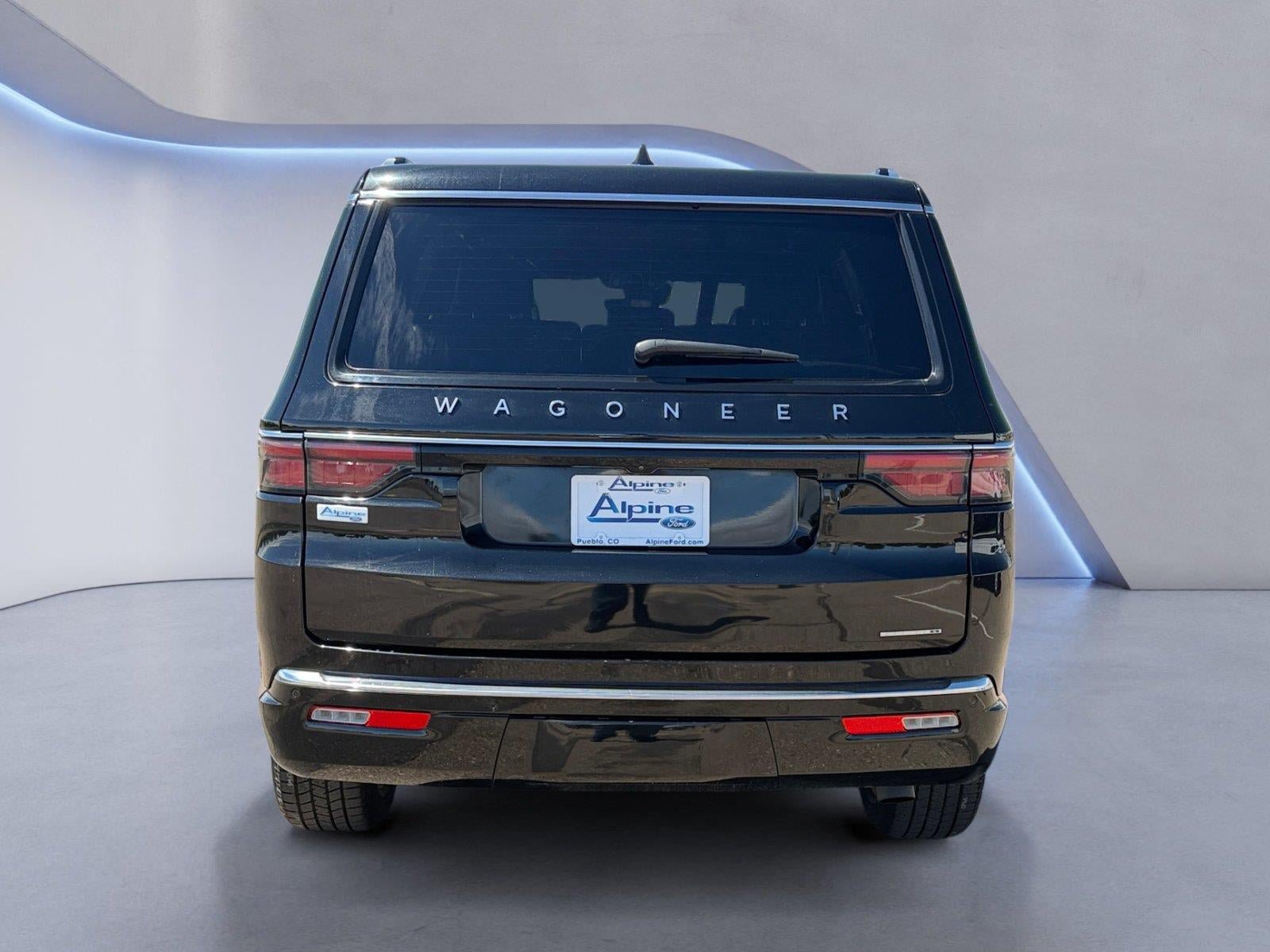 Used 2024 Jeep Wagoneer Series II AWD/4WD image 4