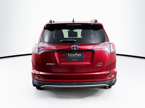 Used 2018 Toyota RAV4 XLE AWD/4WD image 7