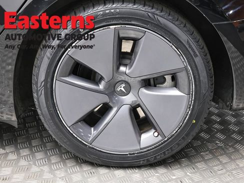 Used 2023 Tesla Model 3 Standard Range image 8