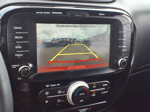 Used 2019 Kia Soul + FWD image 20