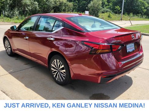 Certified 2023 Nissan Altima 2.5 SV AWD/4WD image 5