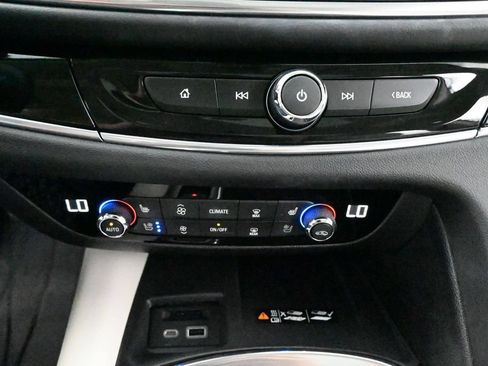 Used 2023 Buick Enclave Avenir w/ Avenir Technology Package AWD/4WD image 17