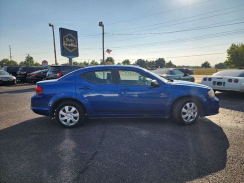 Used 2013 Dodge Avenger SE image 3