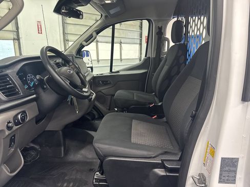 Certified 2025 Ford Transit 250 Low Roof w/ Exterior Upgrade Package RWD image 9