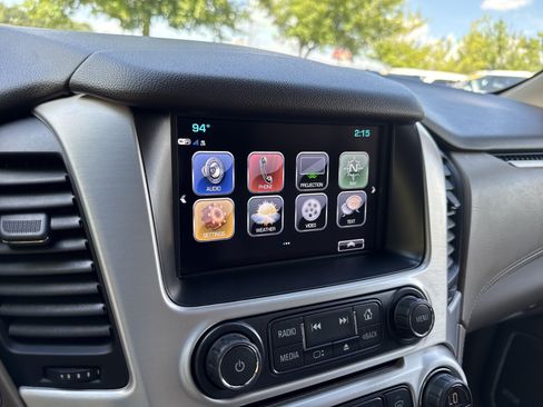 Used 2018 GMC Yukon SLT w/ Premium Edition RWD image 29