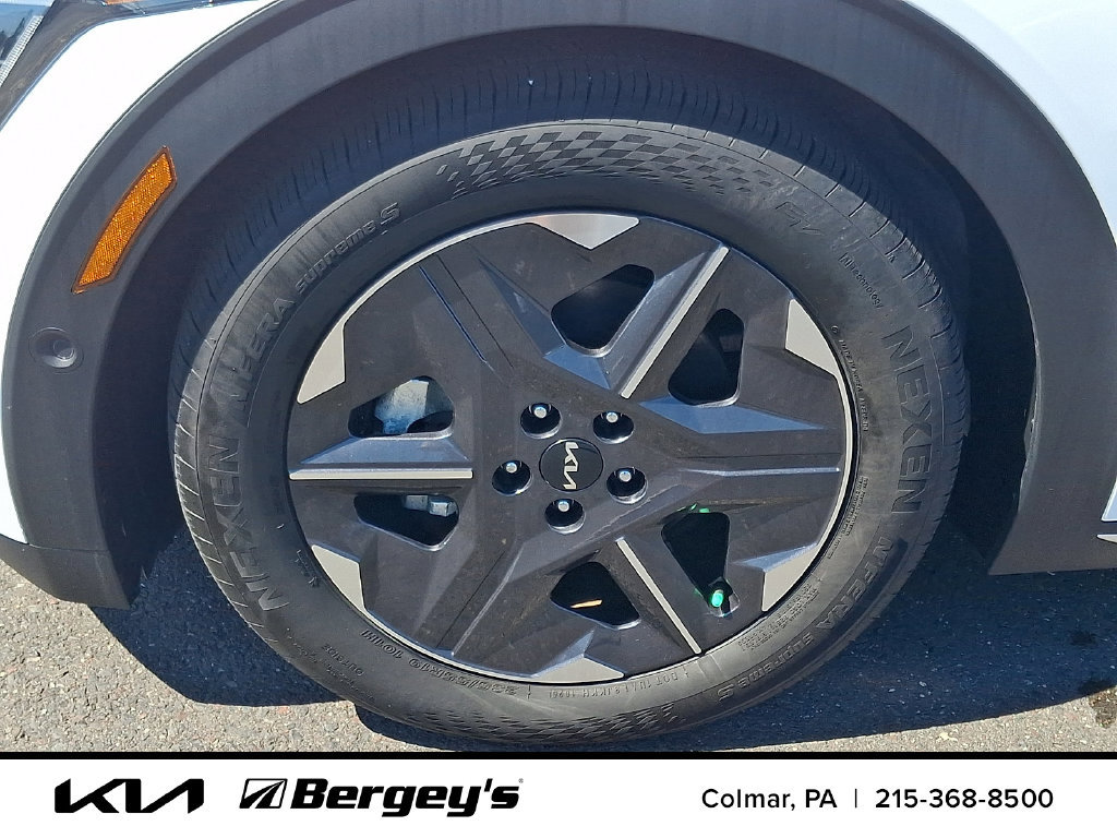 Certified 2025 Kia EV6 Light w/ Light LR Technology Package AWD/4WD image 10