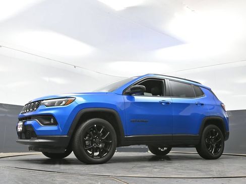 Used 2025 Jeep Compass Latitude w/ Altitude Special Edition AWD/4WD image 44