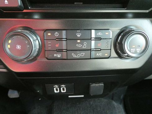 Used 2016 Ford F150 XLT w/ Equipment Group 302A Luxury AWD/4WD image 25