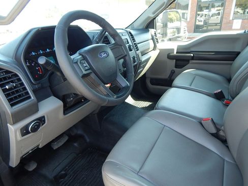 Used 2017 Ford F250 XL RWD image 2