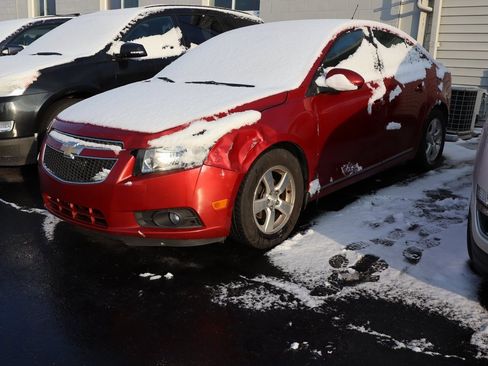 Used 2013 Chevrolet Cruze LT image 2
