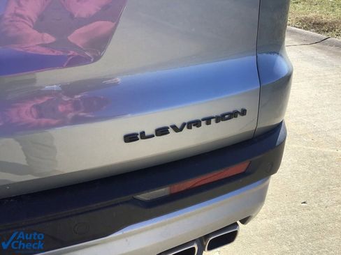 Used 2025 GMC Acadia Elevation image 44