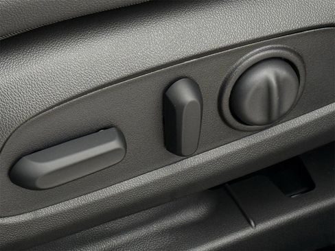 New 2026 Chevrolet Trax ACTIV w/ Driver Confidence Package image 24