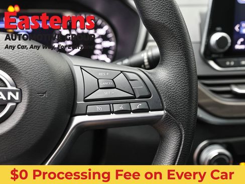 Used 2025 Nissan Altima 2.5 SV FWD image 16