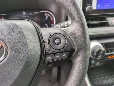Used 2024 Toyota RAV4 XLE FWD image 19
