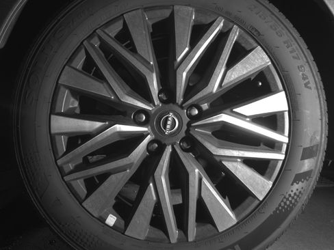 Used 2025 Nissan Altima 2.5 SV image 14