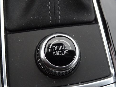 Used 2025 Kia Telluride EX image 10