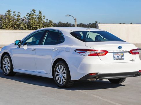 Used 2020 Toyota Camry LE image 7