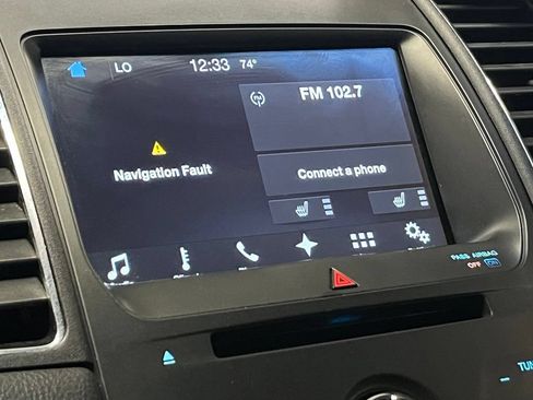 Used 2016 Ford Taurus SEL w/ Equipment Group 201A FWD image 26