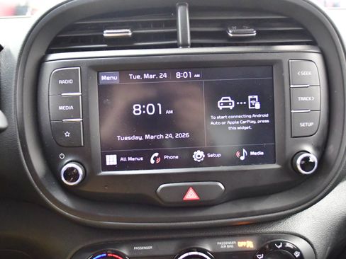 Used 2025 Kia Soul LX w/ LX Technology Package image 23