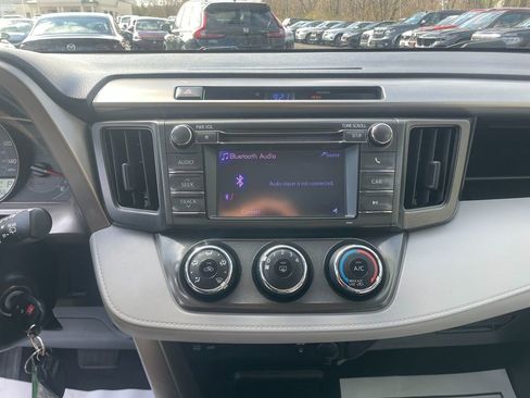 Used 2013 Toyota RAV4 LE AWD/4WD image 20