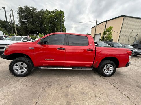 Used 2011 Toyota Tundra 4x4 CrewMax w/ SR5 Pkg image 4