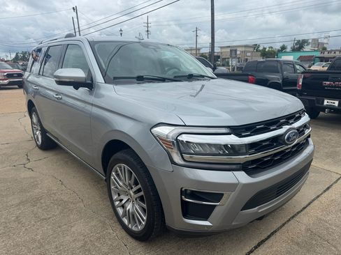 Used 2023 Ford Expedition Limited AWD/4WD image 7