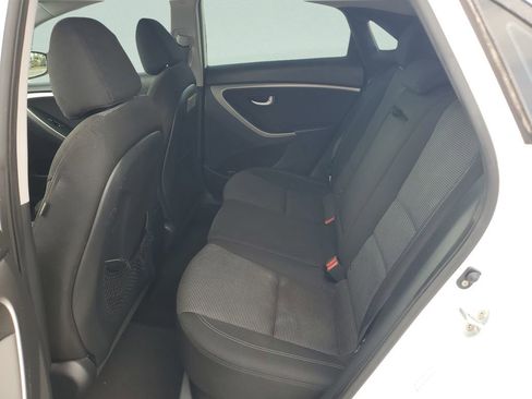 Used 2017 Hyundai Elantra GT image 13