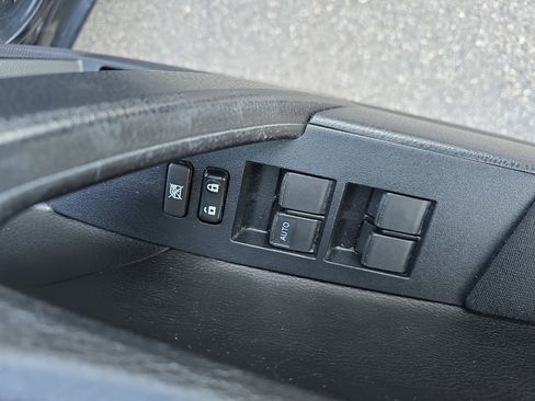 Used 2019 Toyota Corolla LE image 27