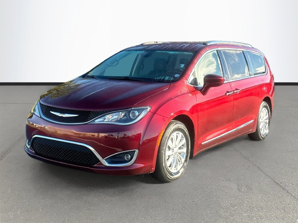 Used 2018 Chrysler Pacifica Touring-L FWD image 3